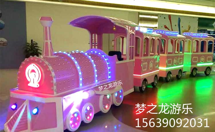 春節(jié)將至，新款無(wú)軌觀光小火車更加?受歡迎